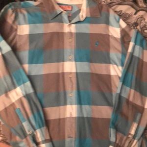 Men’s long sleeve Thomas Pink casual shirt.